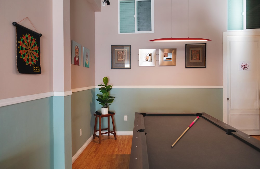 Melrose Hostel 8/48