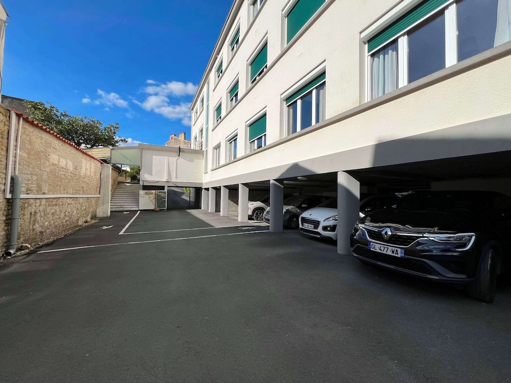 P Tit Dej Hotel Niort 45/58