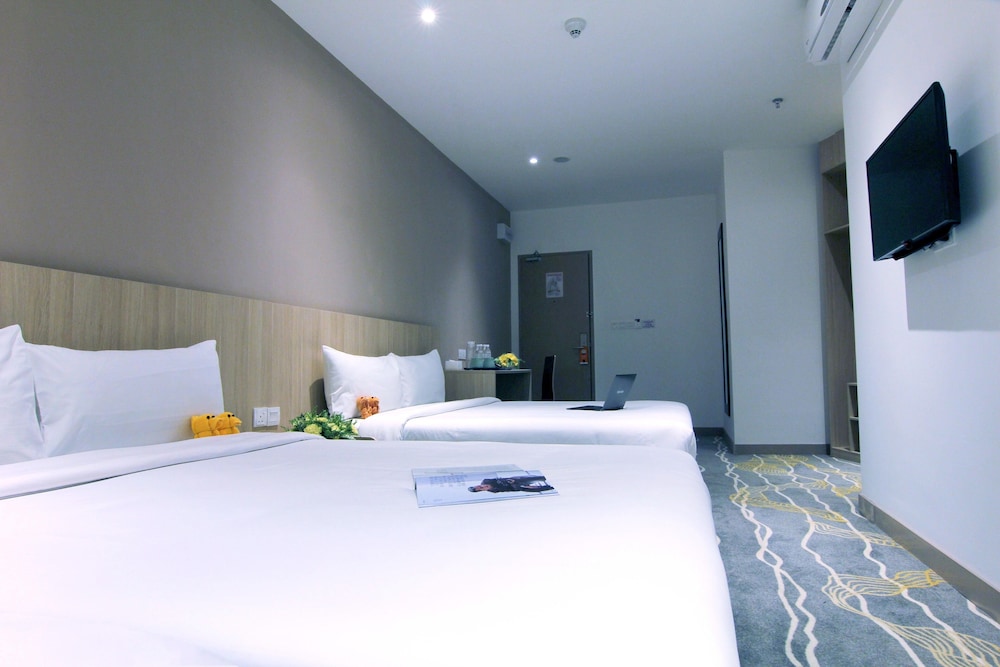 Pacific Express Hotel Chinatown 30/67