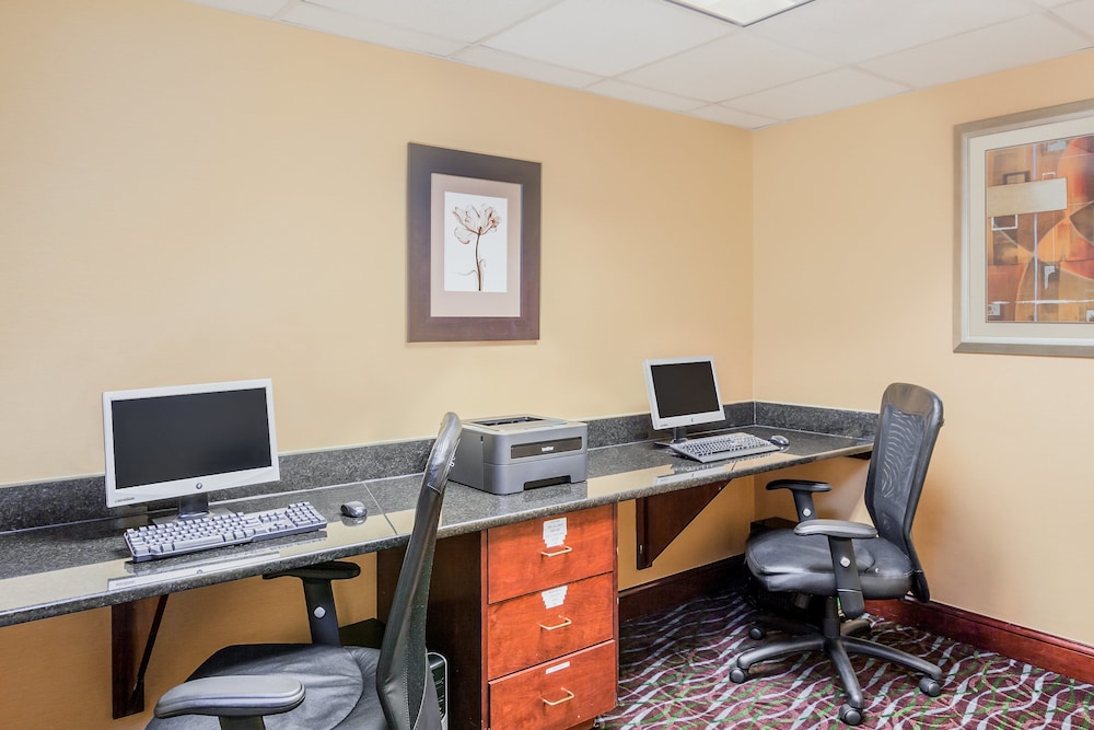 Holiday Inn Exp Winston Salem 38/48