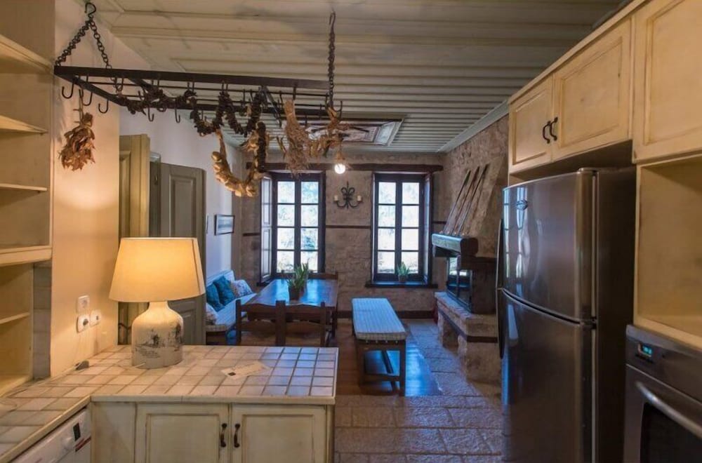 Epoches Luxury Suites 35/50