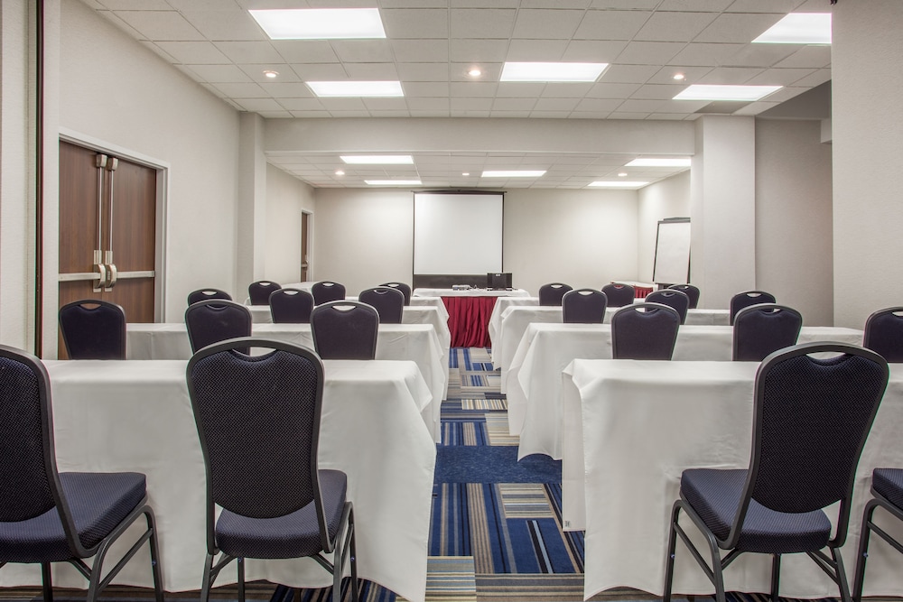 Holiday Inn Ottawa East 58/76
