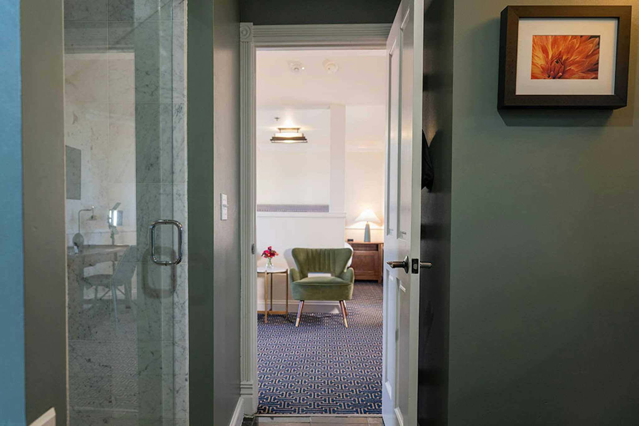 Majestic Inn & Spa 80/80