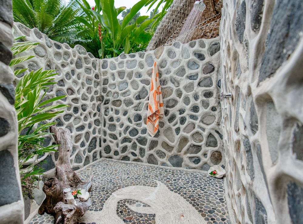 Matangi Private Island 48/50
