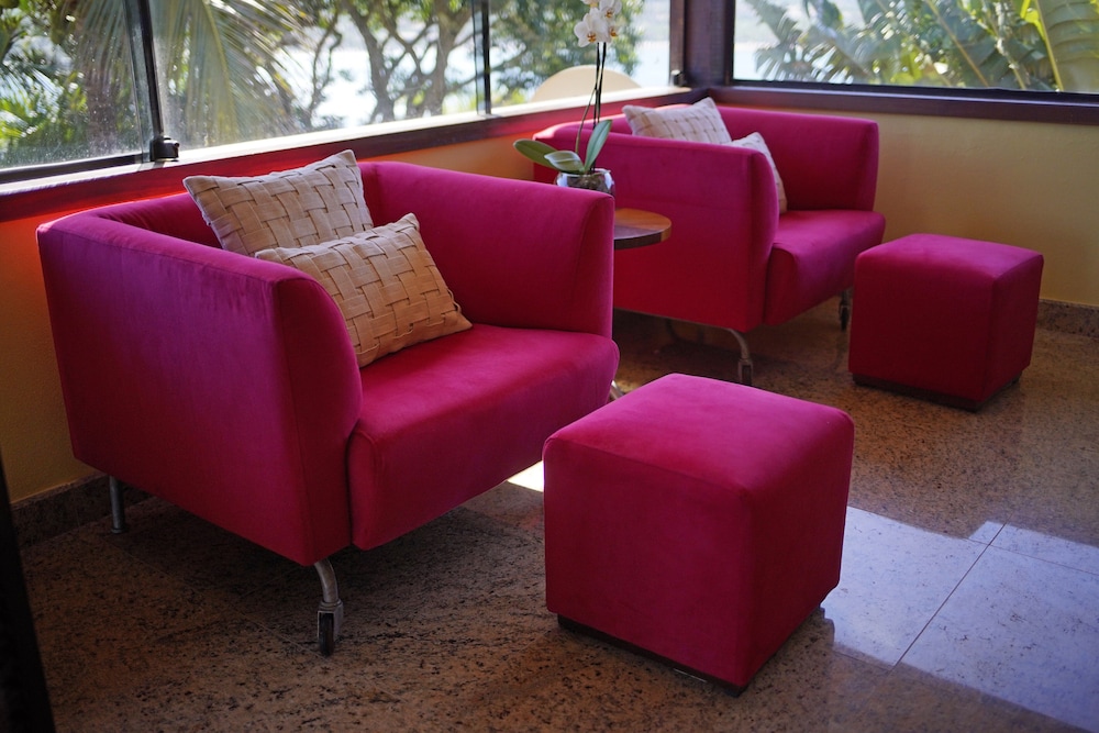 Cliffside Luxury Inn 30/48