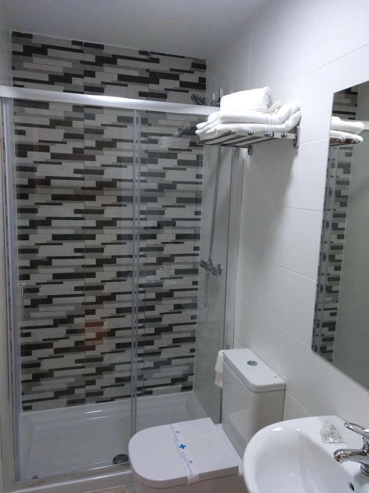 Hostal Rioja Condestable 46/48