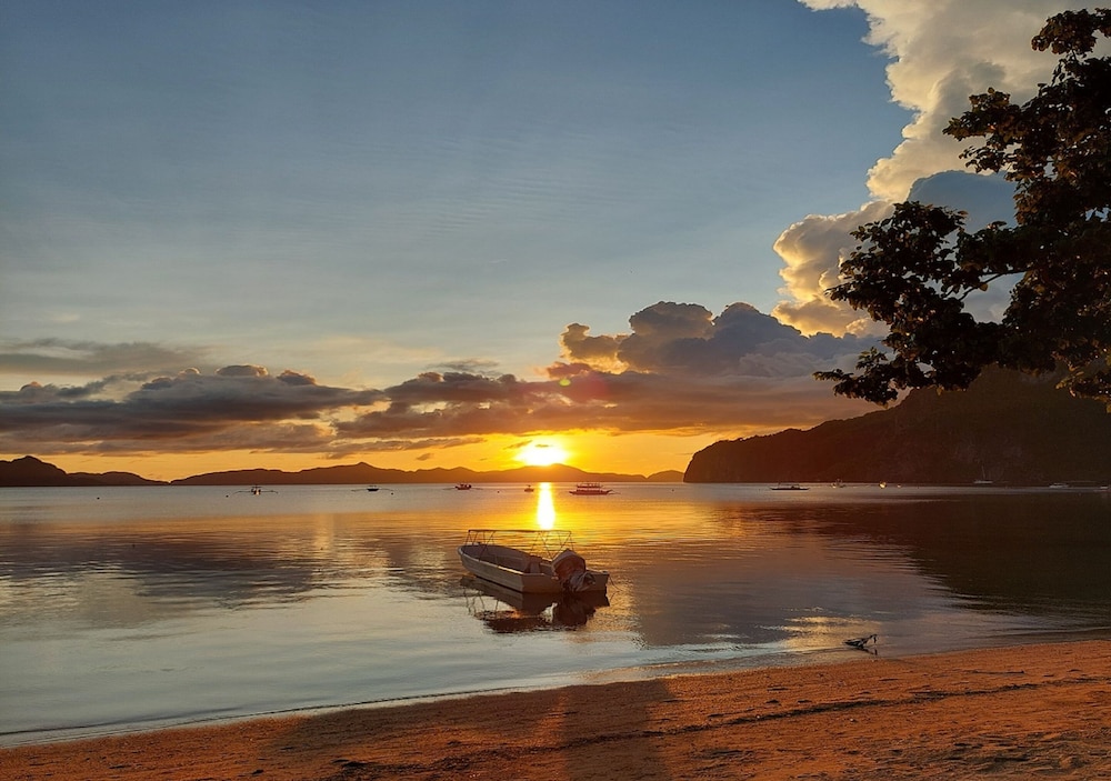 Doublegem Beach Resort 77/79