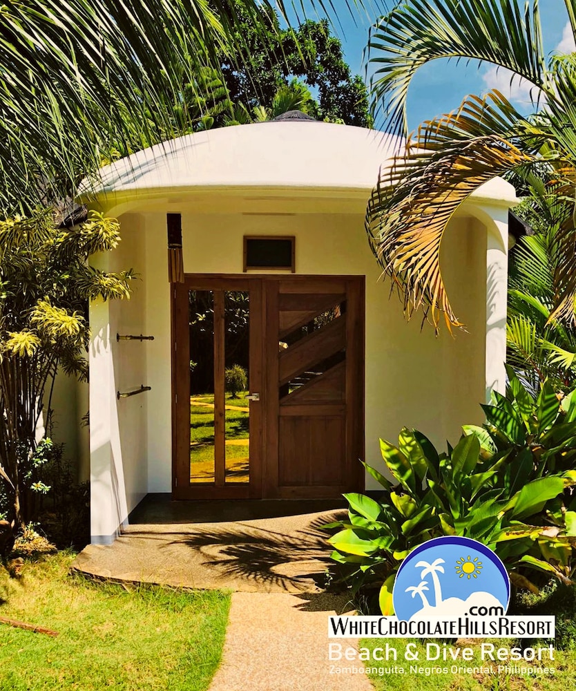 White Chocolate Hills Resort 1/72