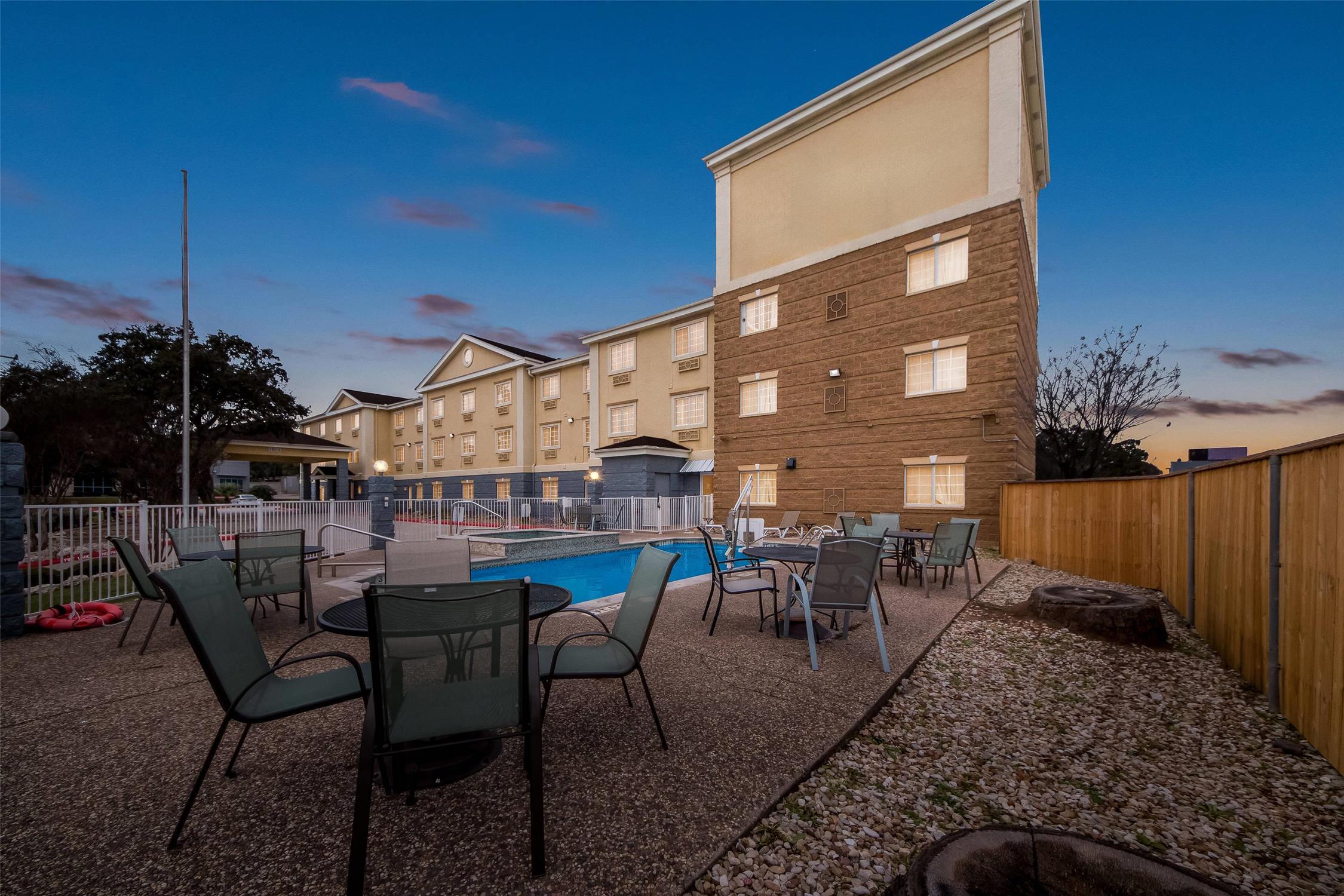 Quality Inn & Suites San Antonio Airport - Stone Oak 21/37