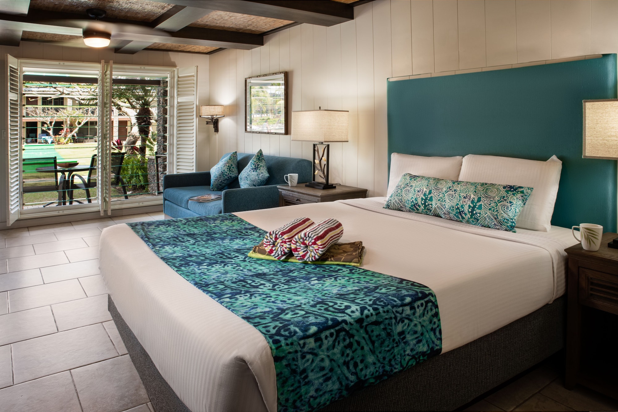 STUDIO, KING BED, PARTIAL OCEAN VIEW