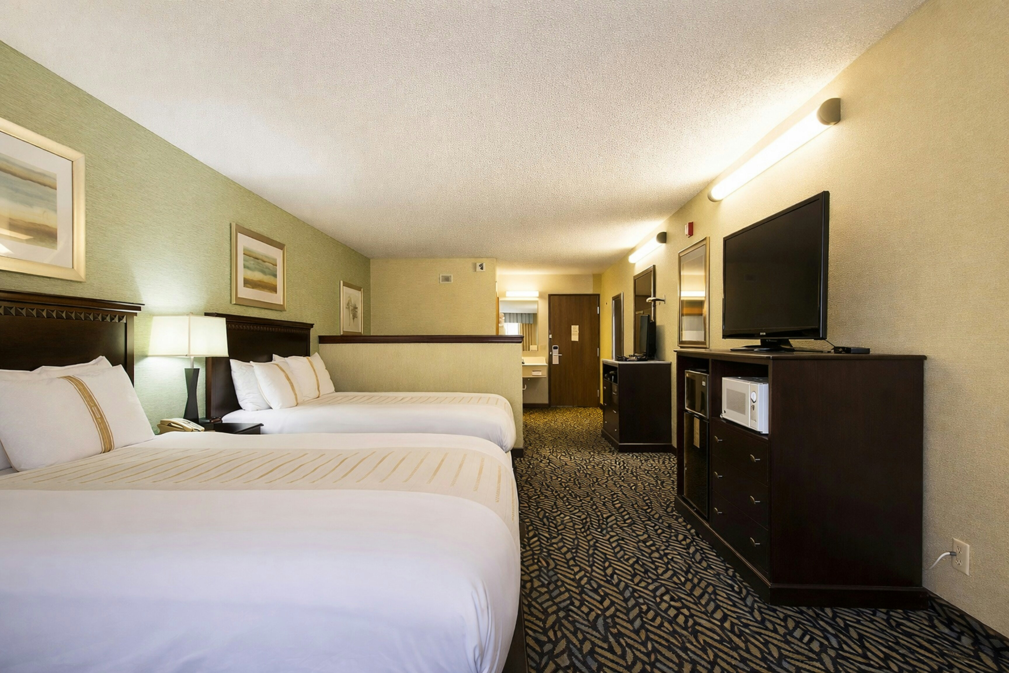 Fireside Inn & Suites 35/88