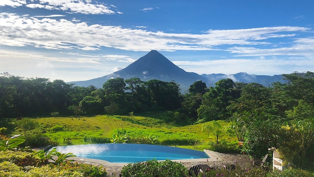 Arenal Lodge 64/73