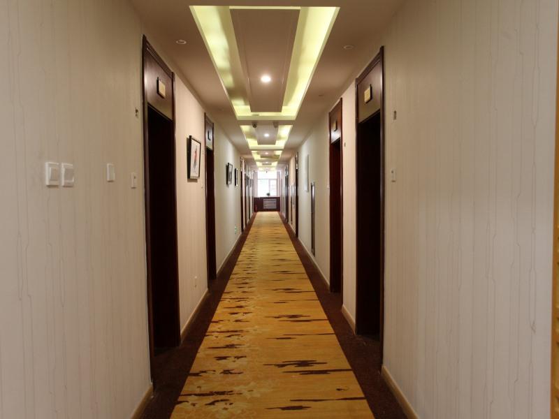 GreenTree Alliance Hulunbeier Zhalantun Railway Station Hotel 42/42