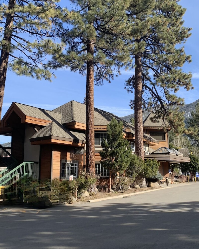 Holiday Inn Express South Lake Tahoe 4/60
