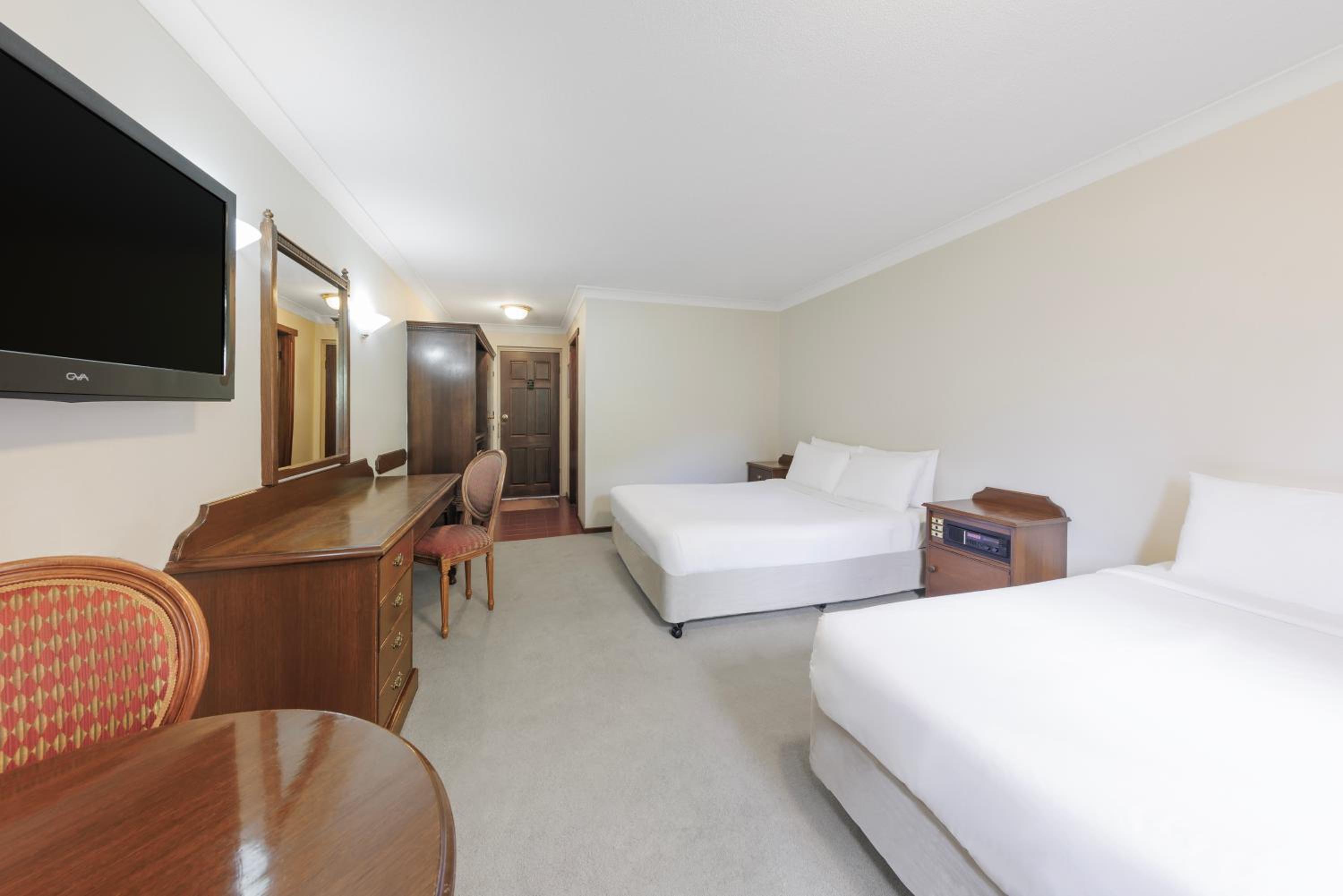 Room, Triple