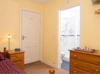 Holbrook B&amp;B 12/13