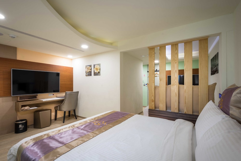 Sun Hotel 16/48