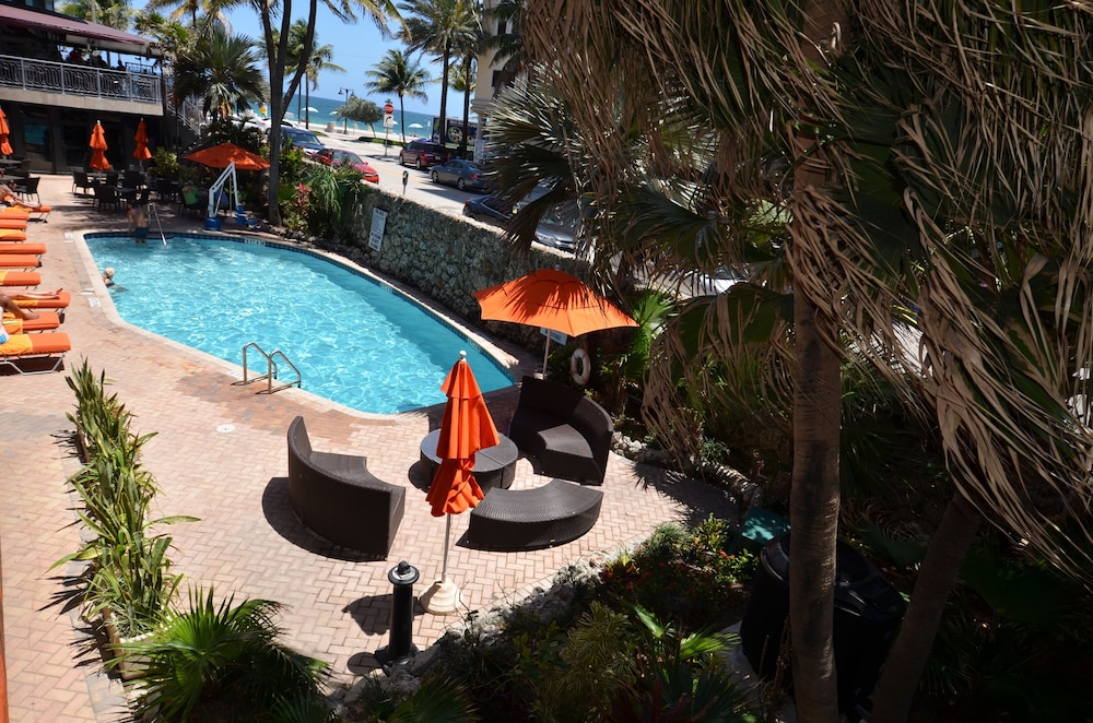 Sea Club Resort 45/45