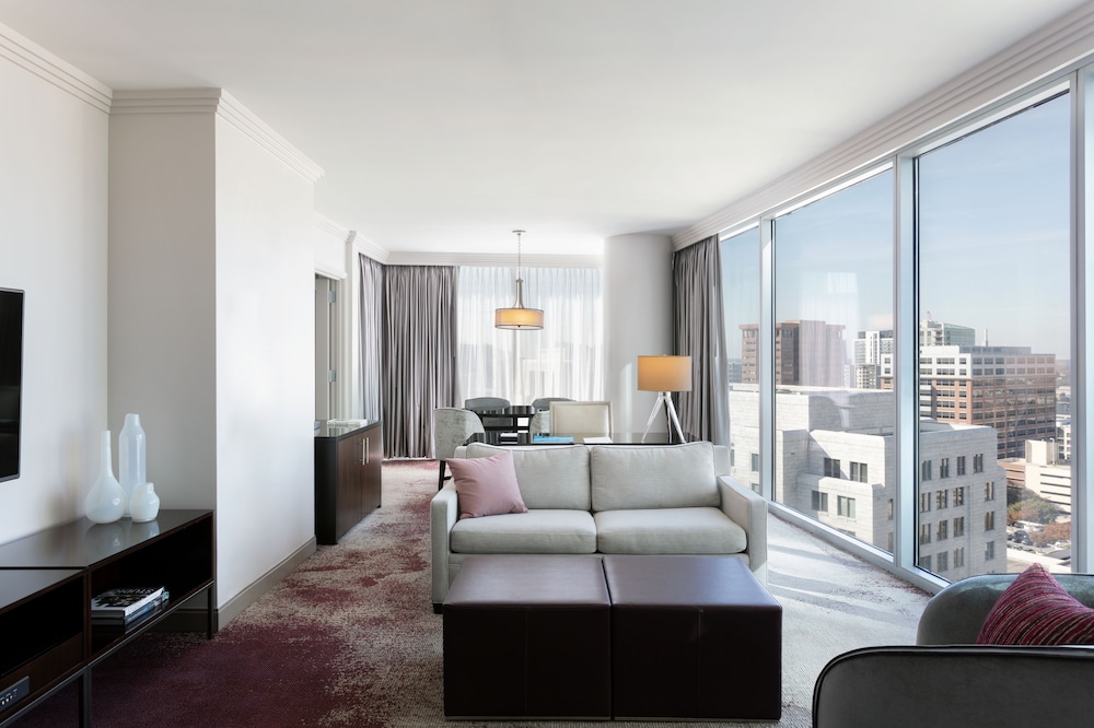 Loews Atlanta Hotel 45/83