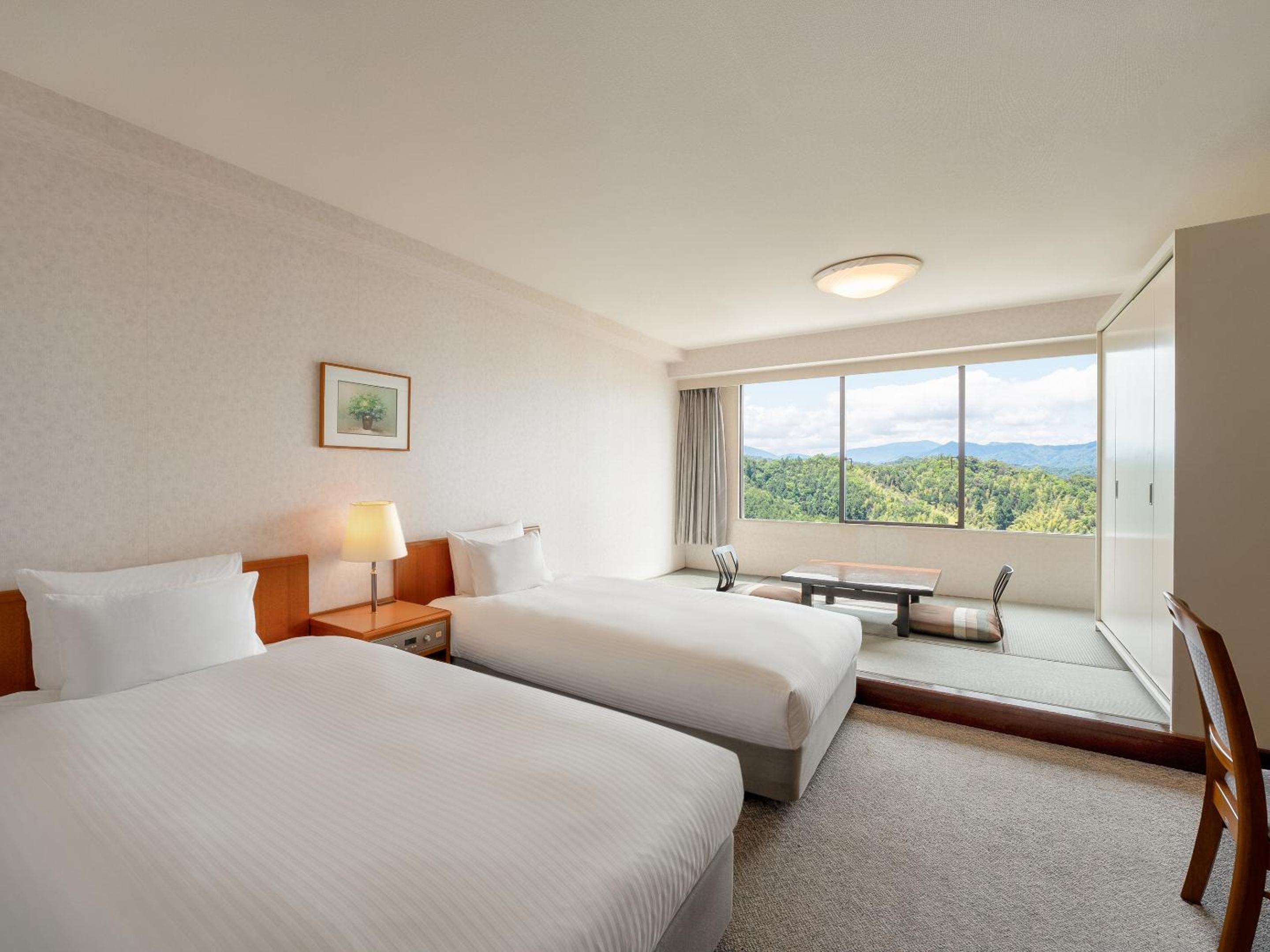 Classic, Twin Beds, 2 Futon Beds, Ocean View