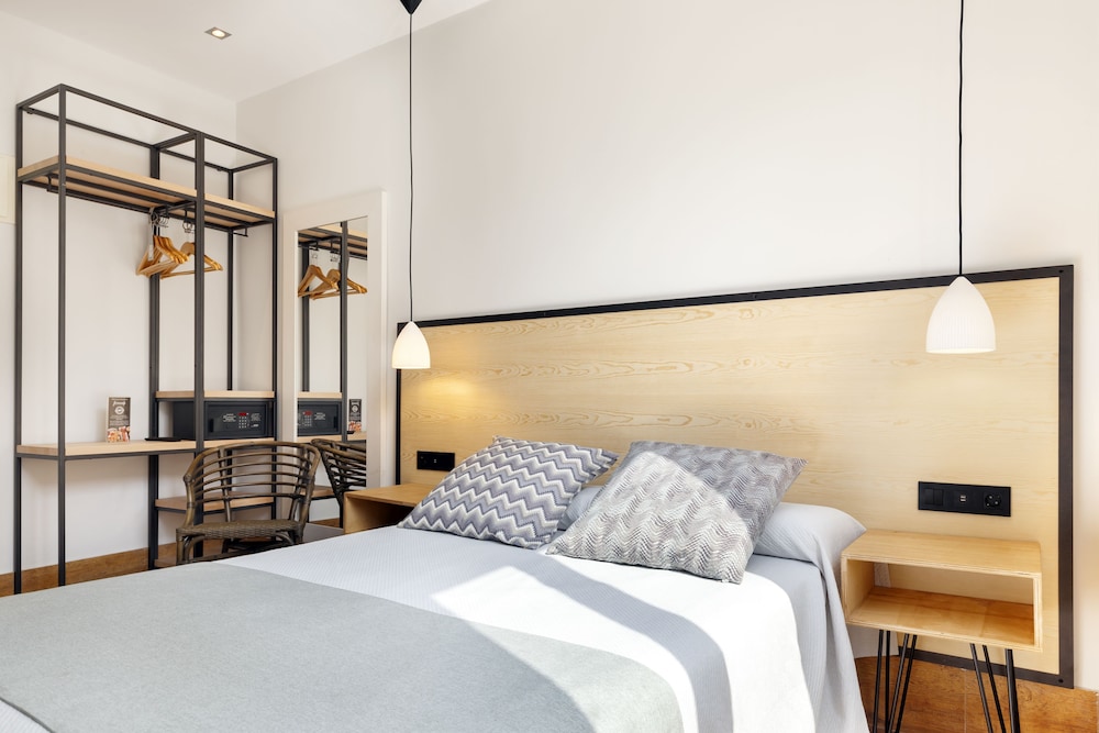 Hostal Fernando 18/55