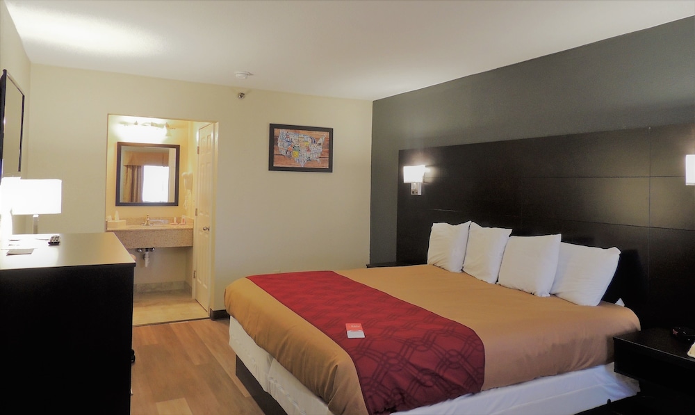 غرفة قياسية بسرير كينج، Econo Lodge Freeport - Brunswick Area 4/10