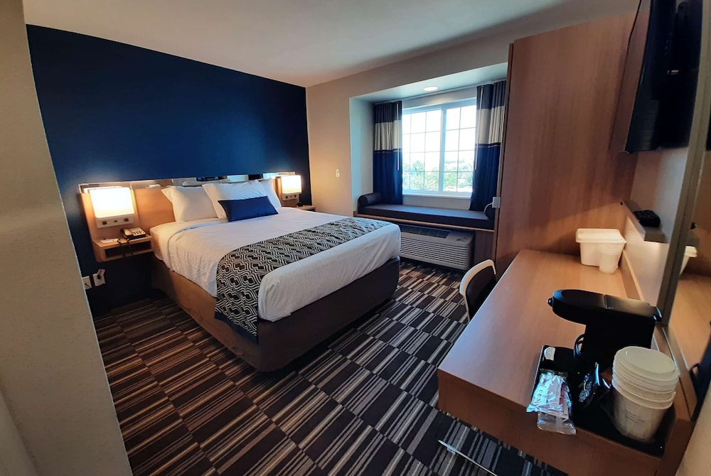 Microtel Inn Suites By Wyndham Loveland 7/22