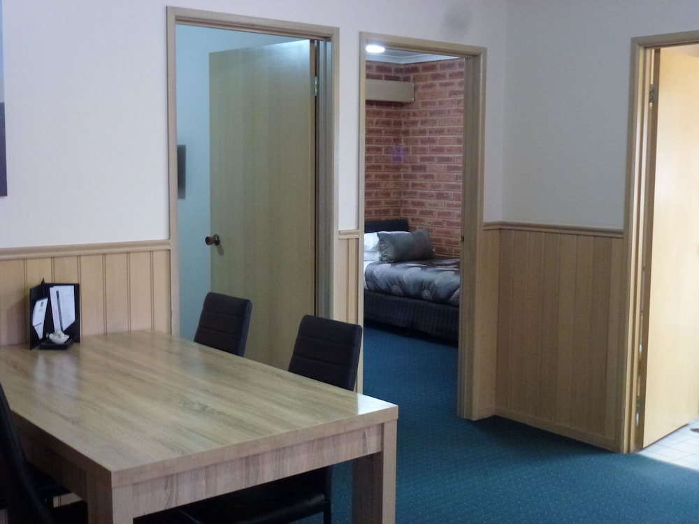 Colonial Motor Inn Bairnsdale 13/37