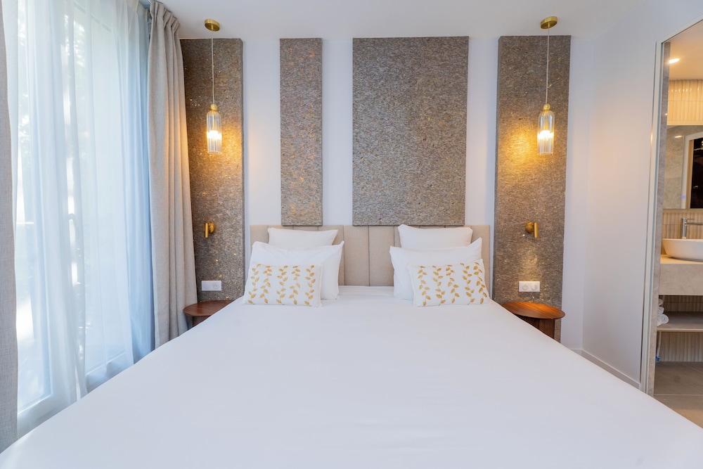 COMFORT, DOUBLE OR TWIN BED