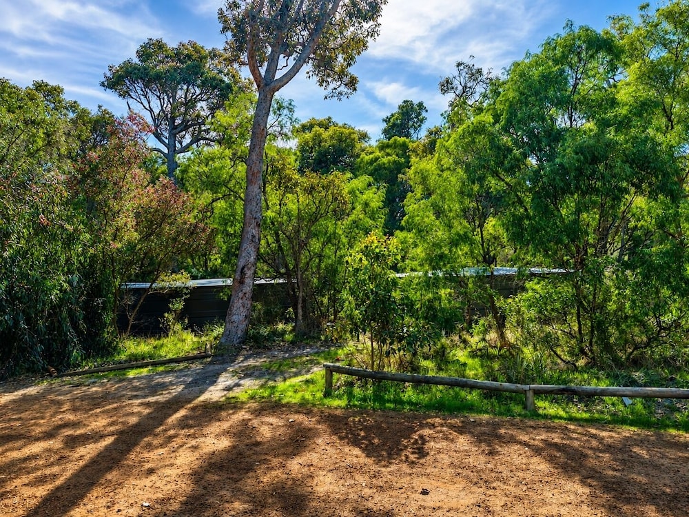 MARGARET RIVER BED AND BREAKFAST 35/48