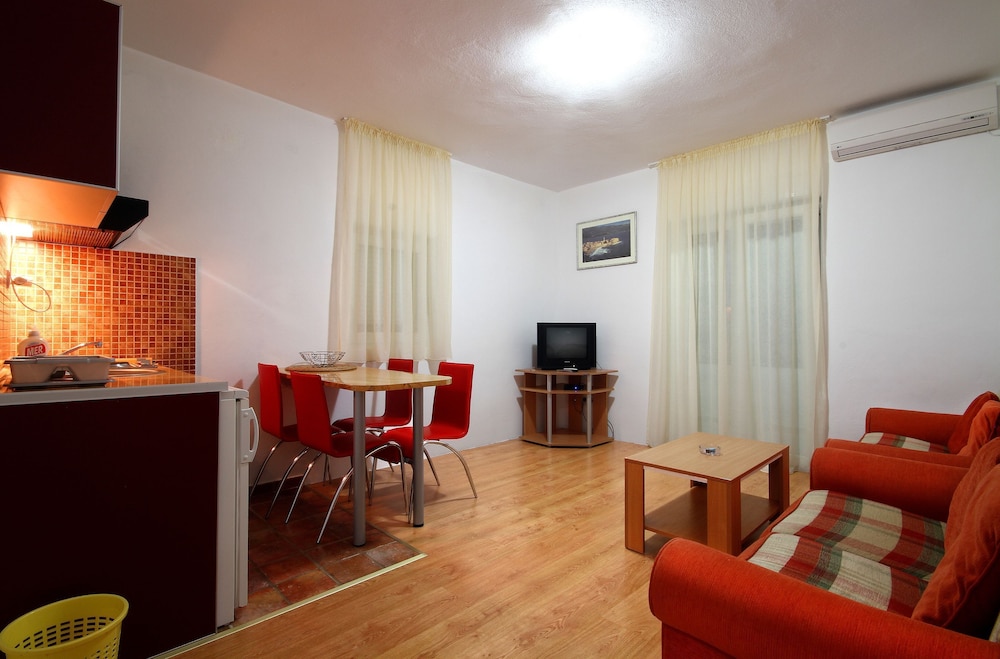 Apartments Djurasevic 27/50