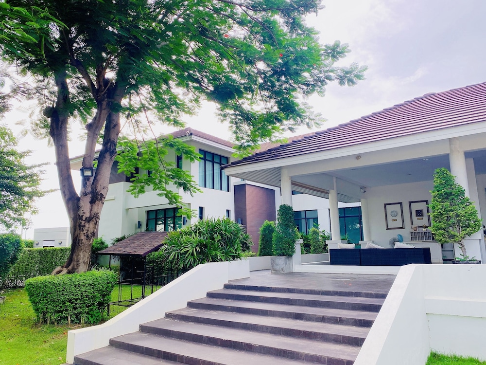 The Desiign Hotel 63/66