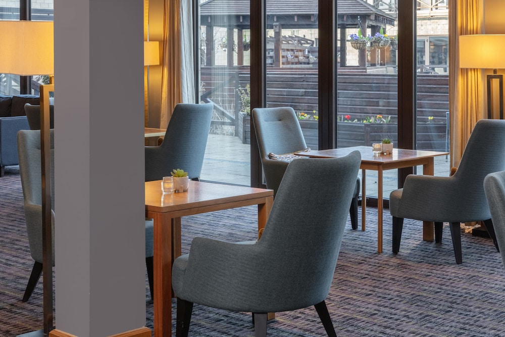 Hampshire Court Hotel & Spa 51/65