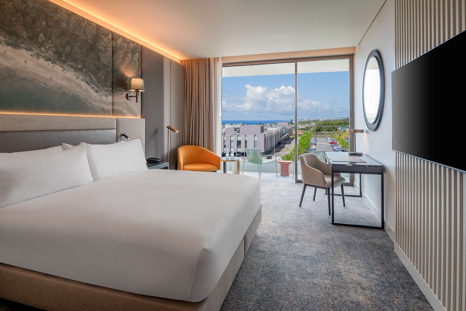 Connecting, Family, King Bed