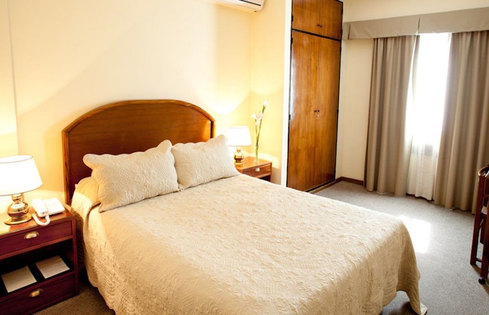STANDARD, DOUBLE OR TWIN BED