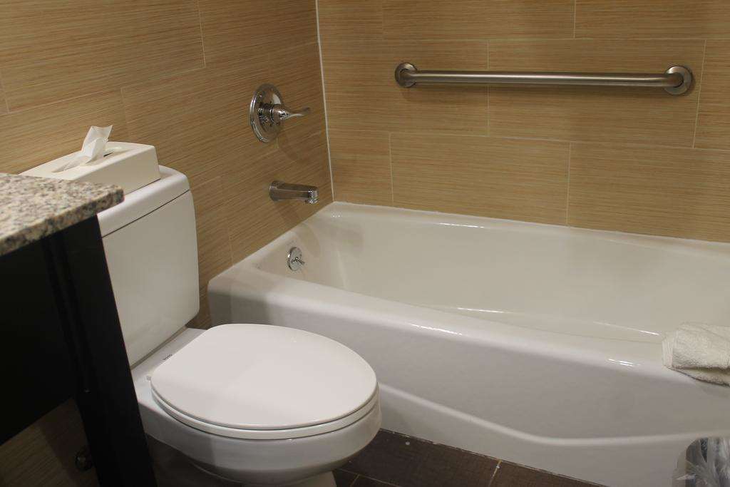 Days Inn By Wyndham Brooklyn Borough Park 4/5