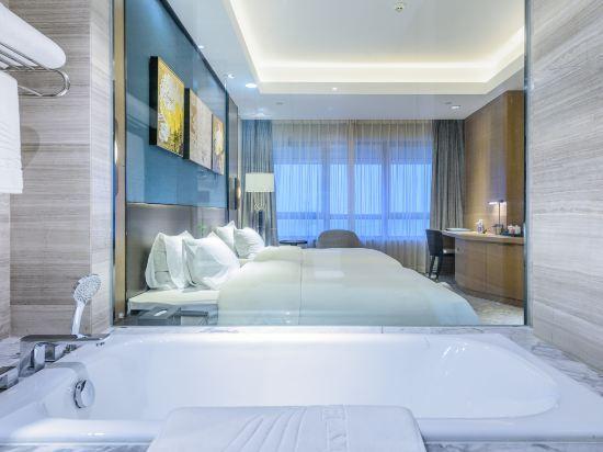 Delphi Sky Hotel 22/23