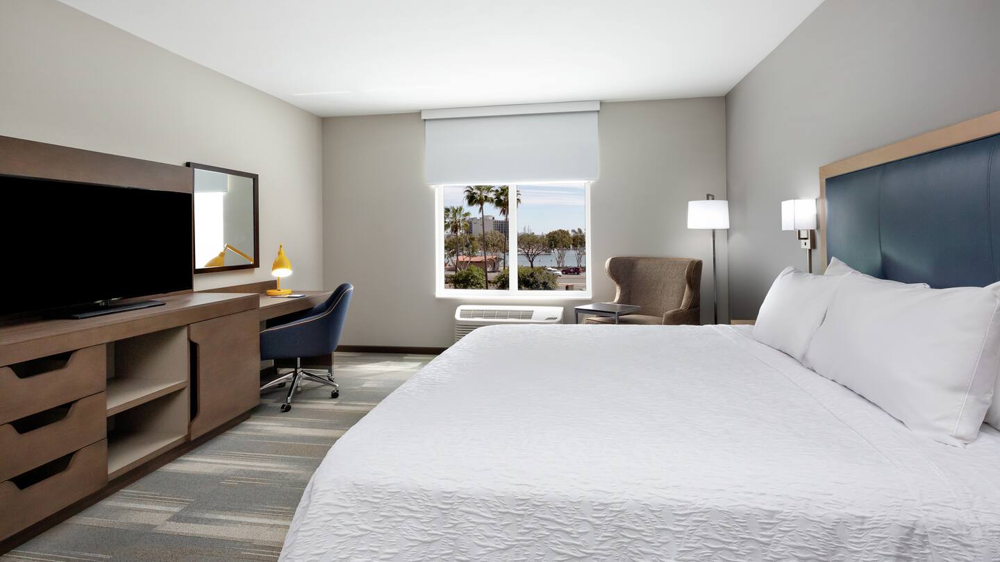ROOM, KING BED, WATER VIEW, ACCESSIBLE