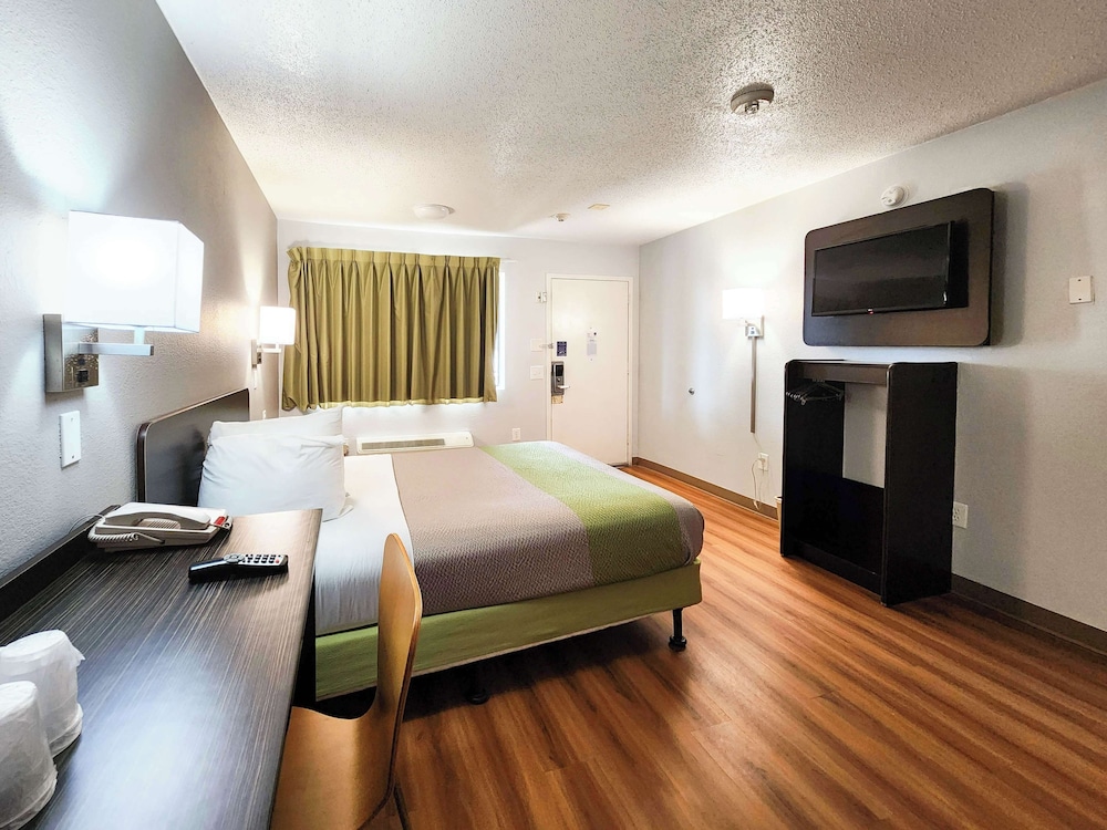 Motel6 Baytown, TX - Baytown East 43/63