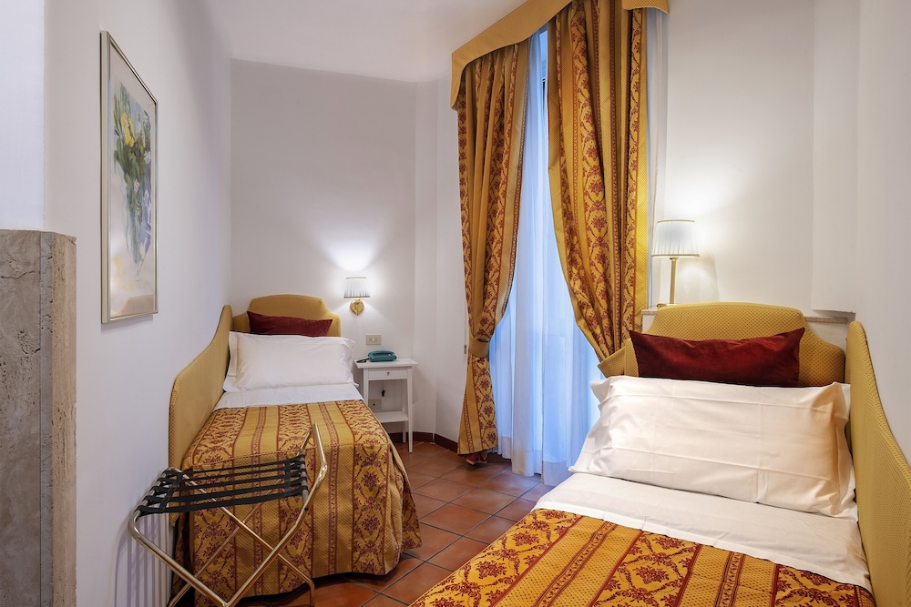 ROOM, TWIN BEDS, BALCONY