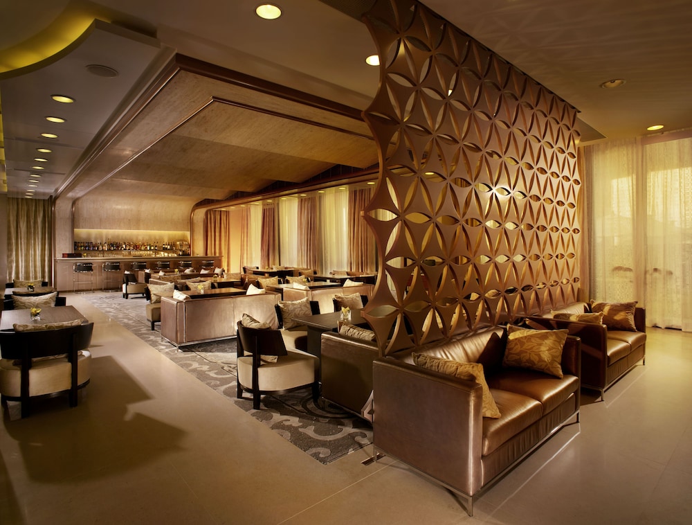 Harbour Grand Hong Kong Hotel 44/68