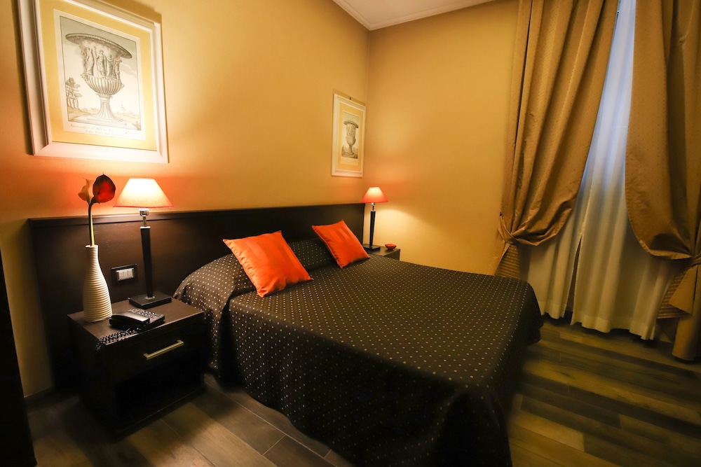 Hotel Latinum 18/57