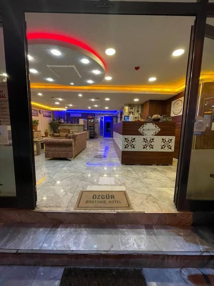Ozgur Hotel 8/50