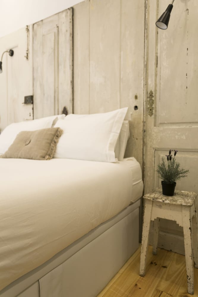 262 BOUTIQUE HOTEL 10/74