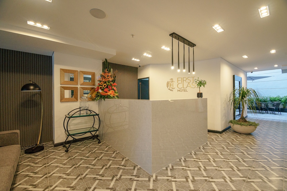 First Class Hotel 4/58