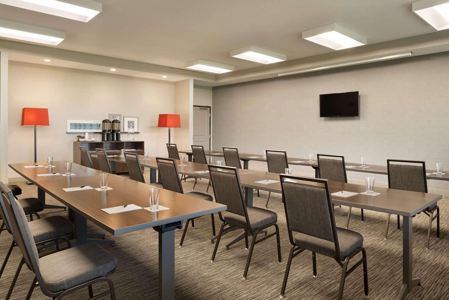 Country Inn & Suites by Radisson, Indianola, IA 25/29