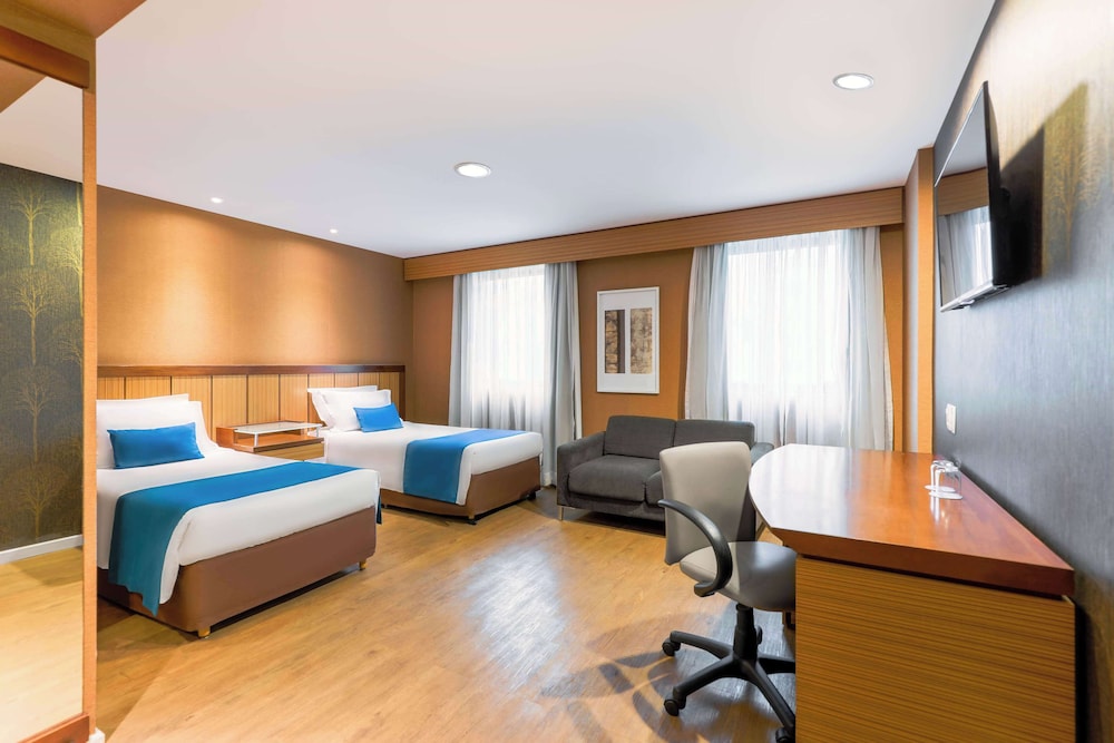 ROOM, TWIN BEDS