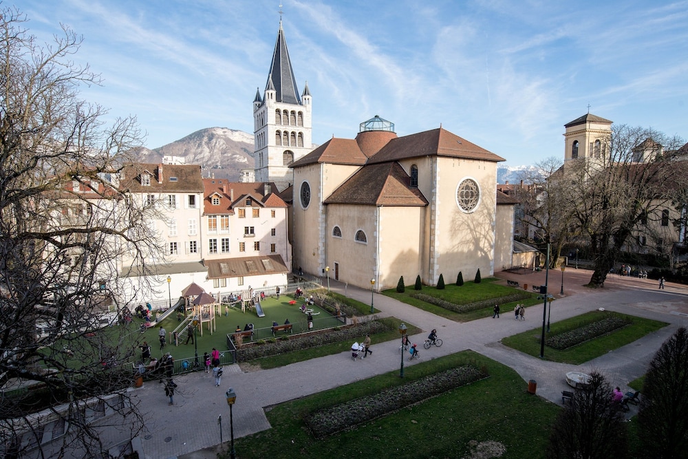 Privilodges Le Royal Annecy 61/65
