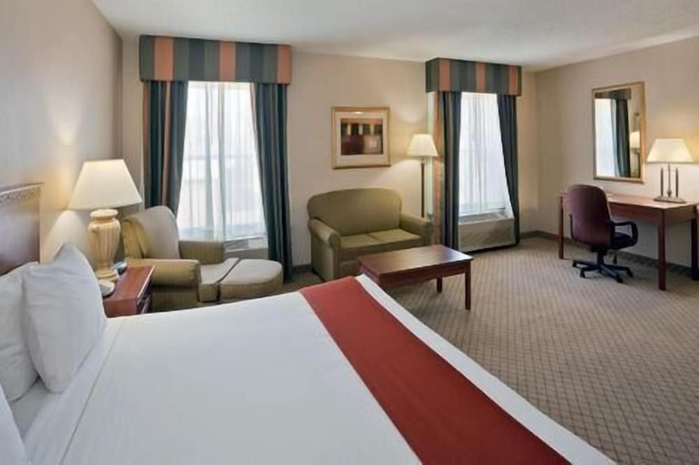 Days Inn by Wyndham Dodge City 17/56