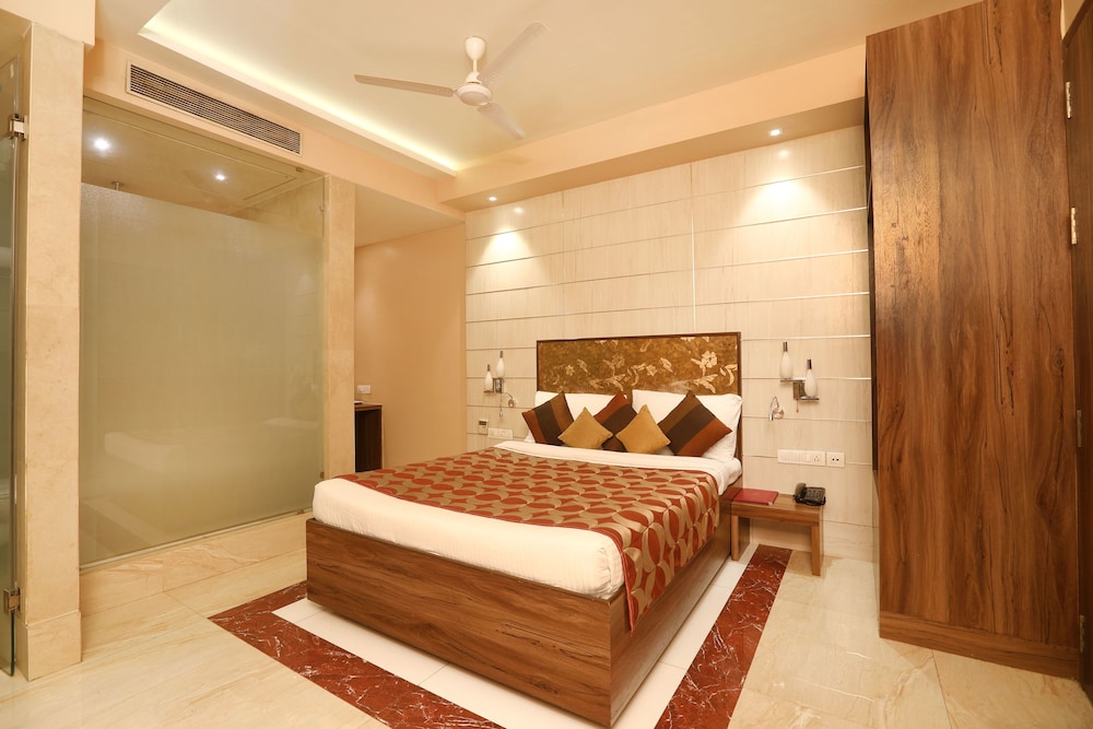 Deluxe, Studio, Suite, Double Bed